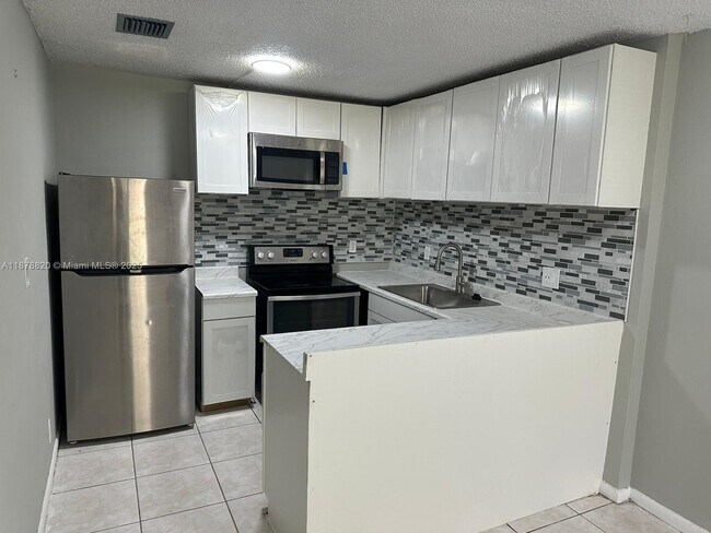 Building Photo - 11544 NW 44th St