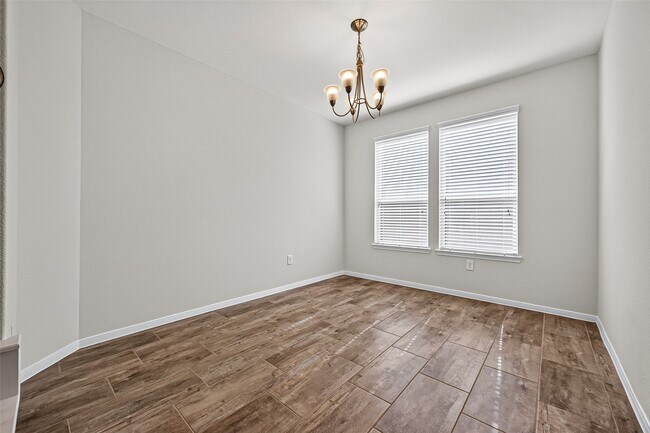 Building Photo - 24603 Royal Pike Dr