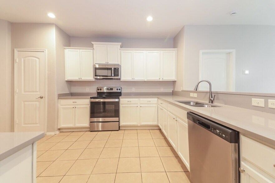 Building Photo - 1813 Cedar Wood Trail