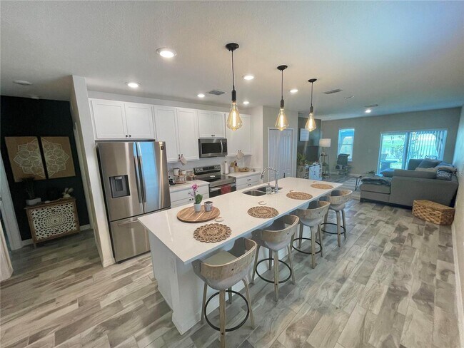 Building Photo - 251 Villavista Ct