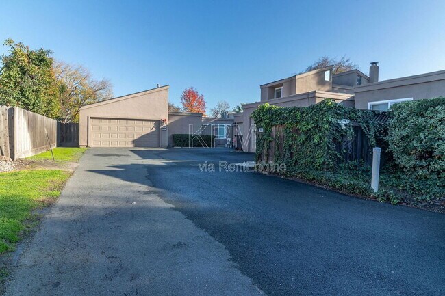 Building Photo - 5528 Sandpiper Ct