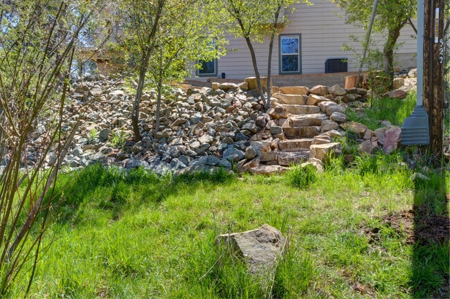 Building Photo - Beautiful home in the Mountain Club!