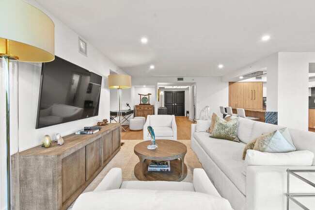 Building Photo - 2660 S Ocean Blvd