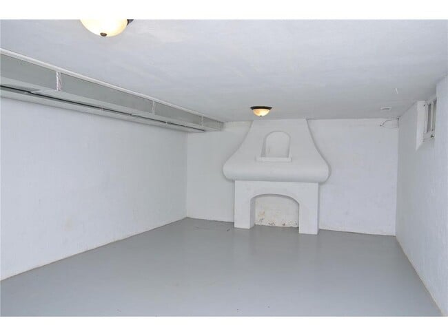 Building Photo - 1015 26th Ave SE