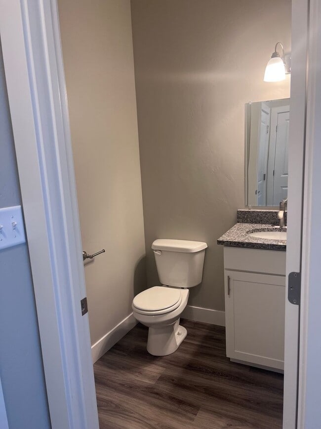 Building Photo - 3 BR townhouse in Victor, ID W/ Garage