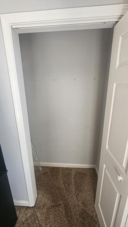 Building Photo - 476 River Oaks Dr