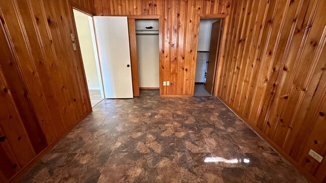Building Photo - September move in!