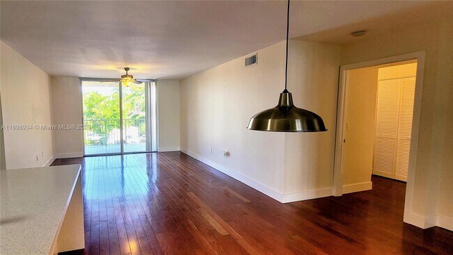 Building Photo - 19555 E Country Club Dr