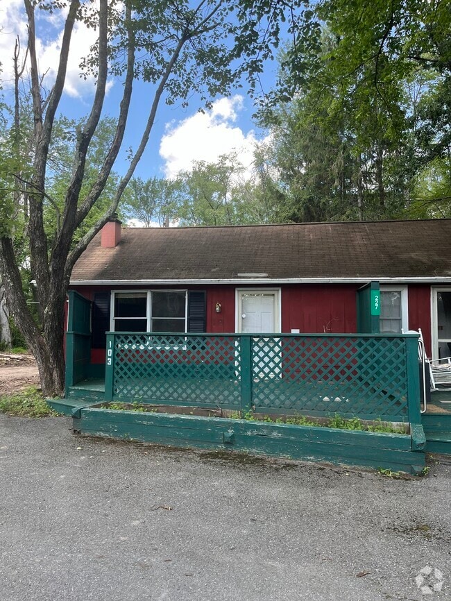 Building Photo - Chestnut Grove Village 17, 18, 19