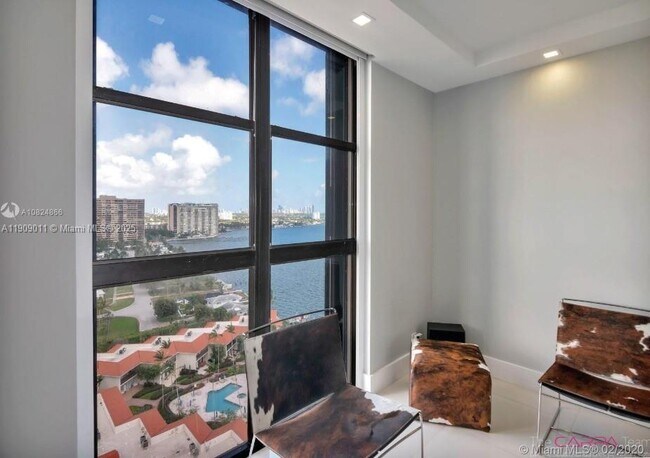 Building Photo - 4000 Towerside Terrace