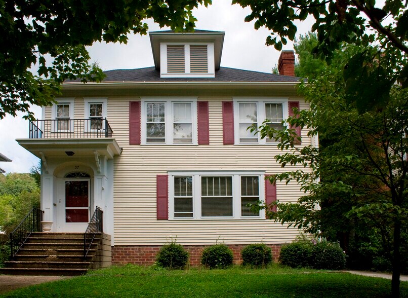 Building Photo - 57 Elmwood Pl