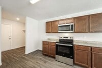 Building Photo - 2718 Majestic Dr