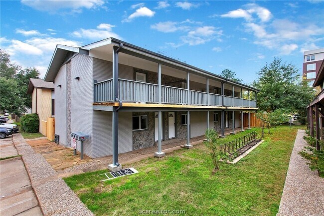 Building Photo - 513 Boyett St