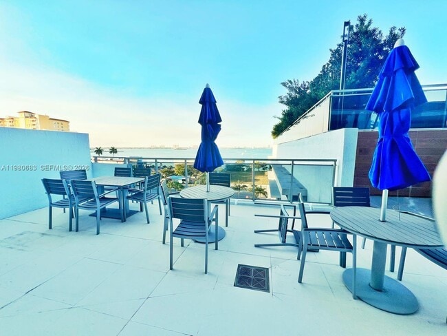 Building Photo - 7901 Hispanola Ave