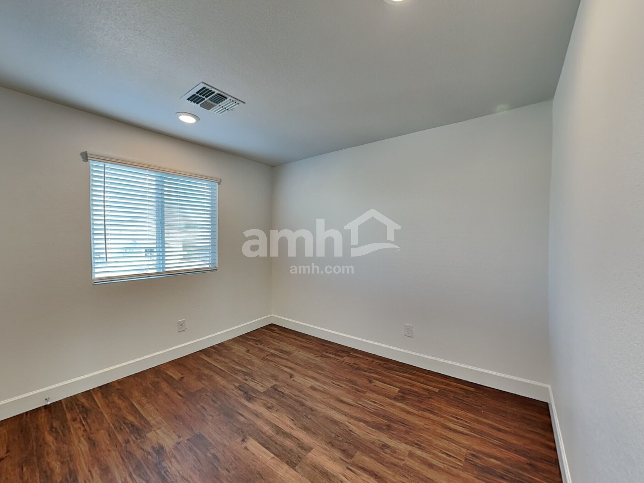 Building Photo - 6621 S 42nd Ln