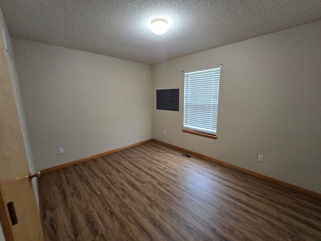 Building Photo - Huge three bedroom home available for rent
