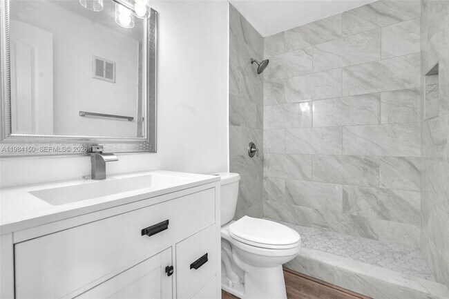 Building Photo - 7344 SW 8th Ct