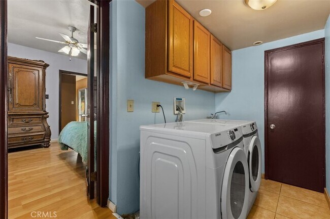 Building Photo - 1716 Cedar St