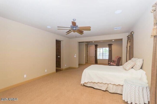 Building Photo - 4842 E Firestone Dr