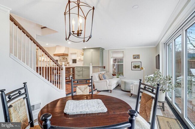 Building Photo - 7153 Main St