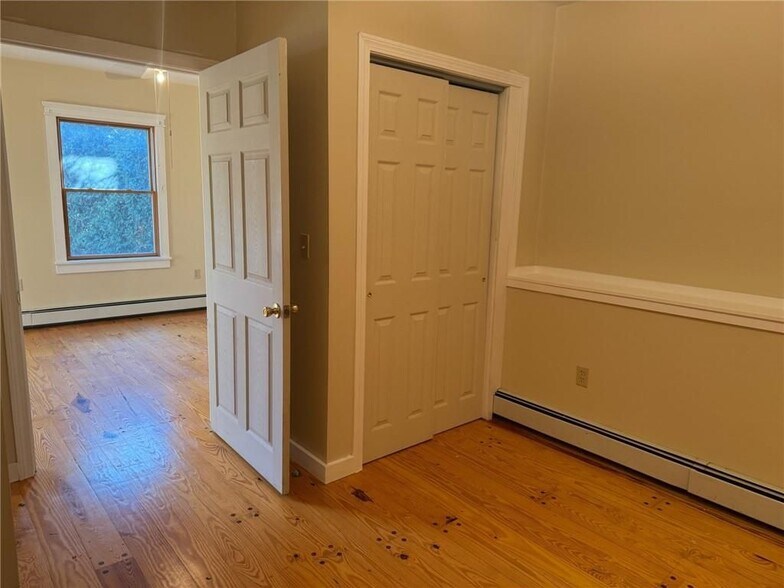 Building Photo - 31 Powel Ave
