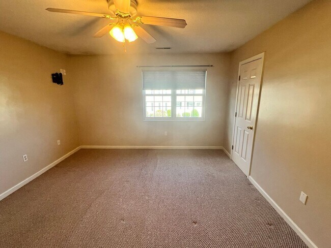 Building Photo - Beautiful Two Bedroom, Two Bath Condo in Ludlow. Available Now!