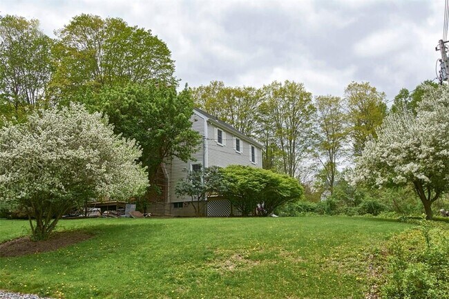 Building Photo - 50 Kisco Park Dr
