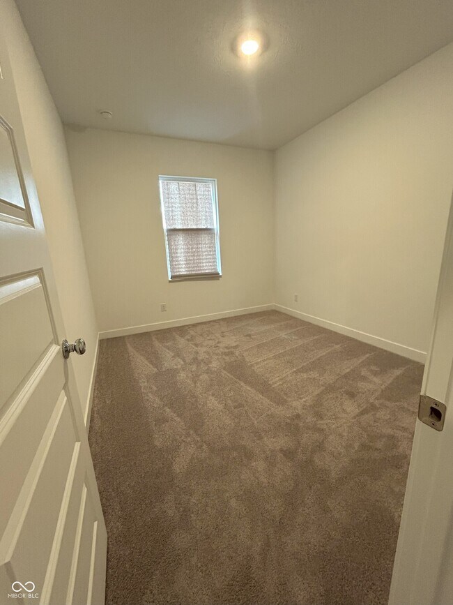 Building Photo - 7545 Fallsworth Dr