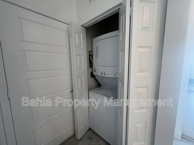 Building Photo - 4636 NW 84th Ave