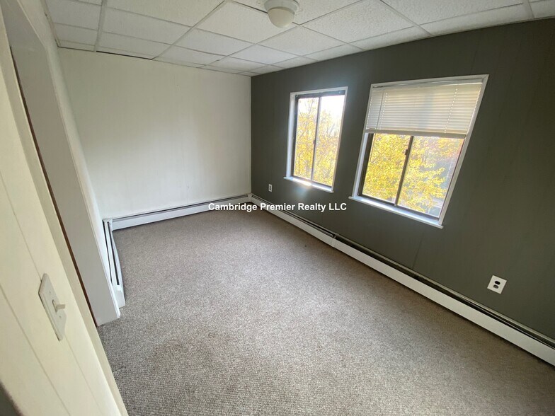 Building Photo - 46 Almont St