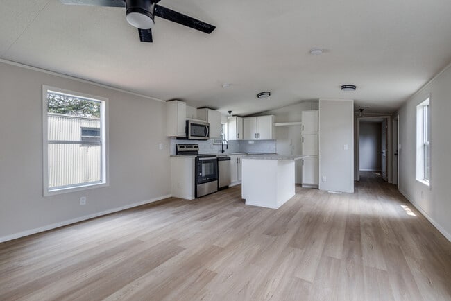 Building Photo - 3 Bedroom 2 Bath Home, Pool & Playground