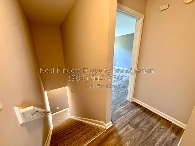 Building Photo - 518 Scrub Jay Dr