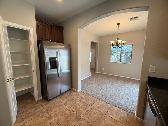 Building Photo - Community pool and a low maintenance yard