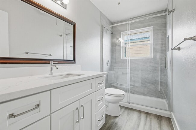 Building Photo - 505 Pompano St