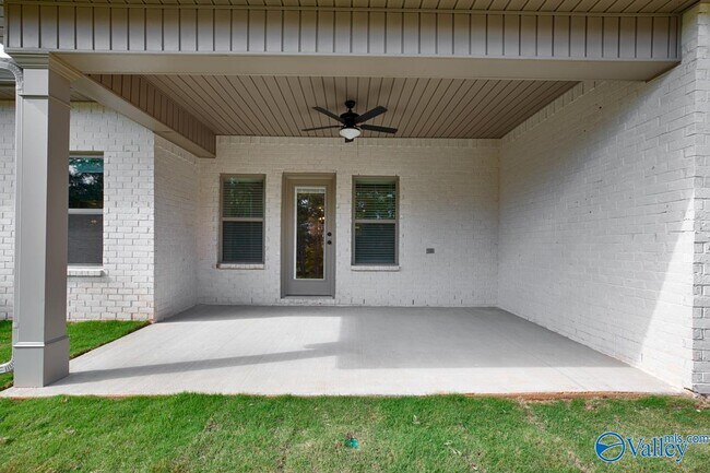 Building Photo - 119 Farmall Ln