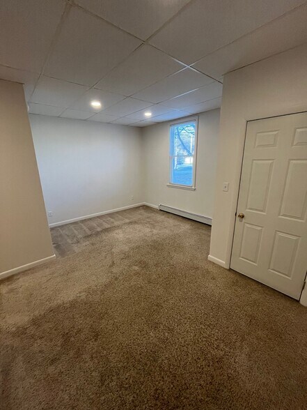 Building Photo - 66 Weld St