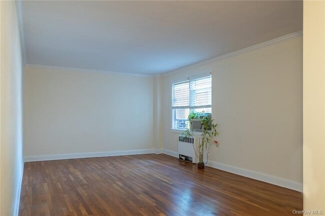Building Photo - 33 E Grand St
