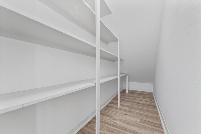 Building Photo - 18211 Fairview Valley Ct