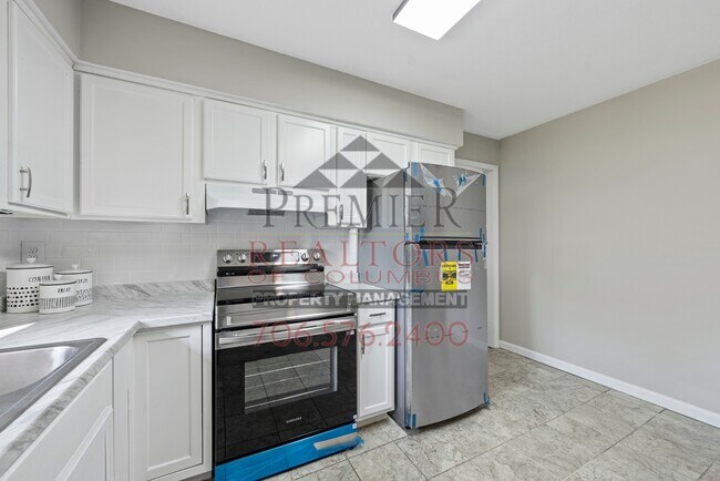 Building Photo - 6344 Newick Dr