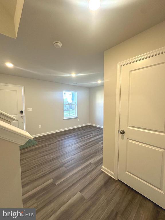 Building Photo - 57 Brookfield Mews