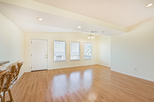 Building Photo - 7706 Channelview Dr