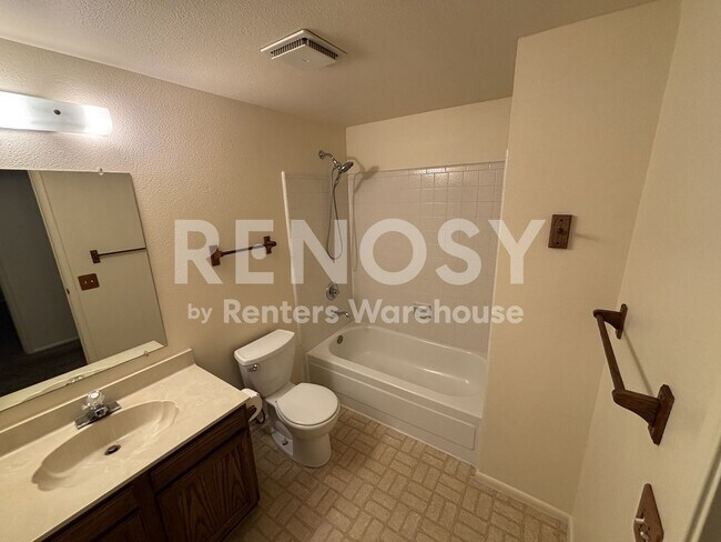 Building Photo - 3-BD, 2-BA Single Family House in Chandler!