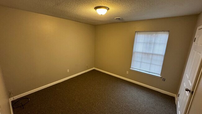 Building Photo - 4264 Double Tree St