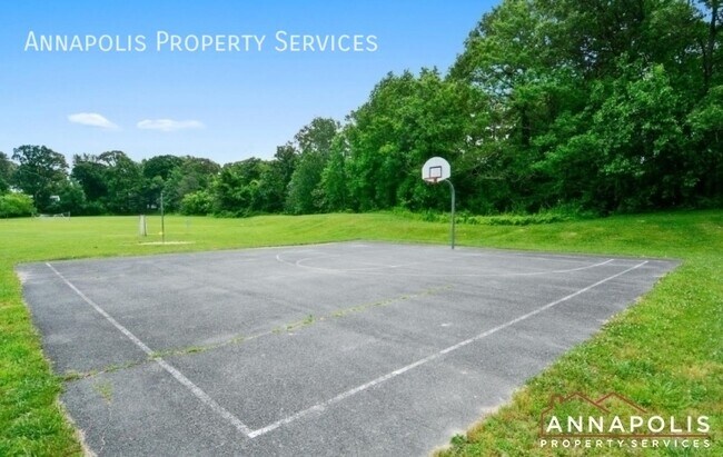 Building Photo - 552 Benforest Dr
