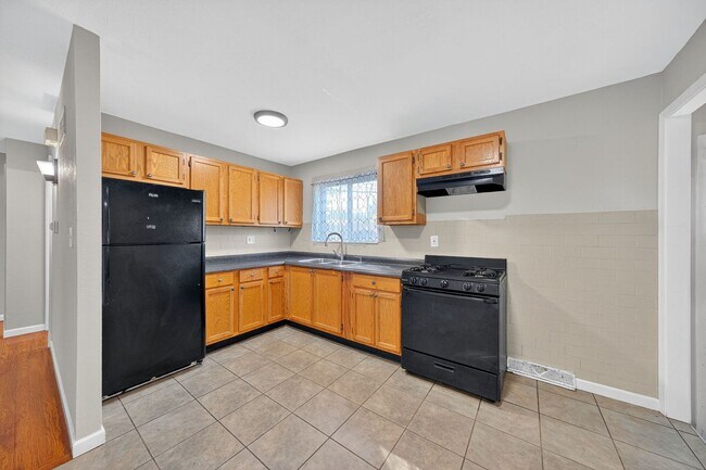 Building Photo - 1226 Baron Ave