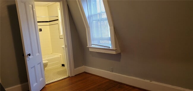 Building Photo - 44 Park Ave