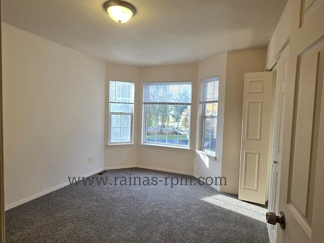 Building Photo - 1885 N Allumbaugh St