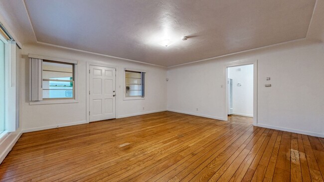 Building Photo - PURE Property Management -  Charming 2BR/1...