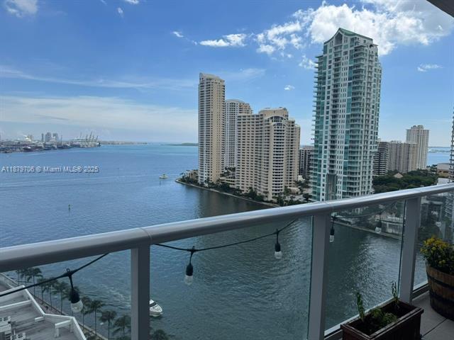 Building Photo - 300 S Biscayne Blvd