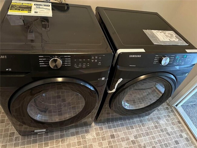 Building Photo - 2817 Manor Glen Ln NW